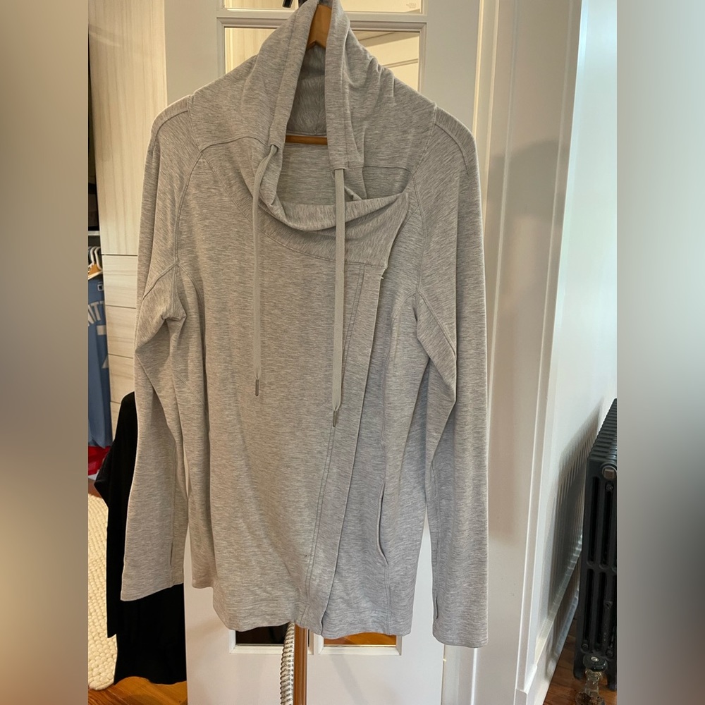 Lululemon wrap jacket size L